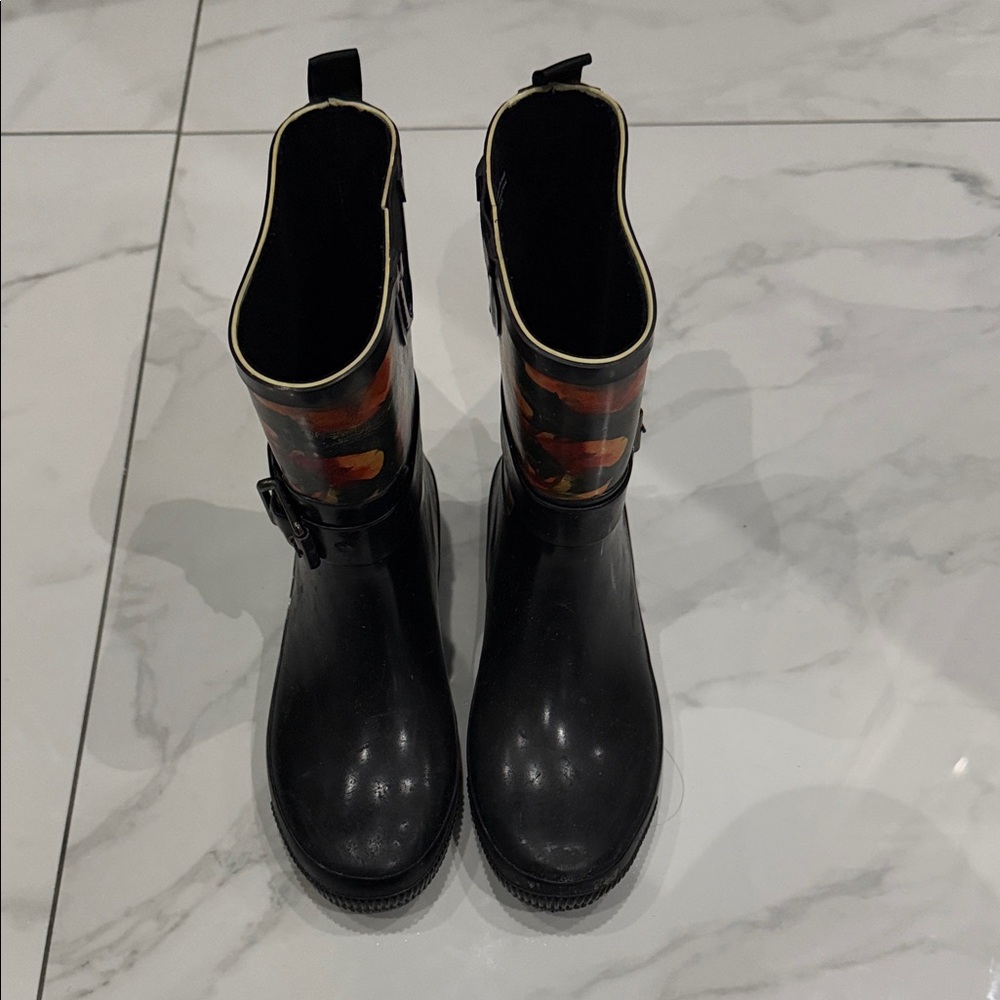 Cougar Black and Red Winter Boots